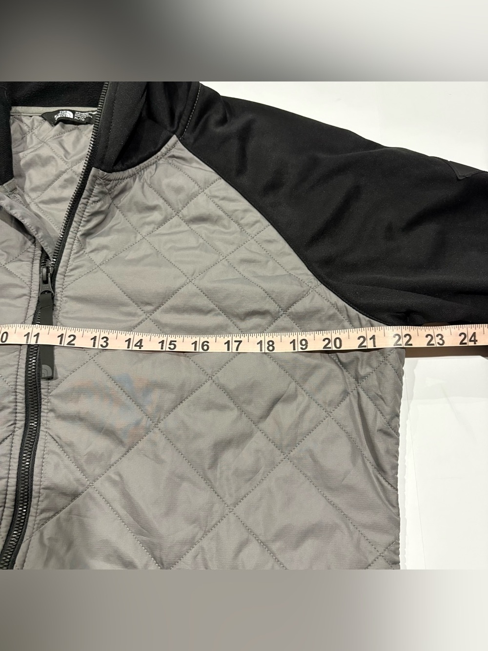 The North Face Womens XL Gray Black Quilted Hooded Jacket Full Zip Hybrid - Picture 8 of 9